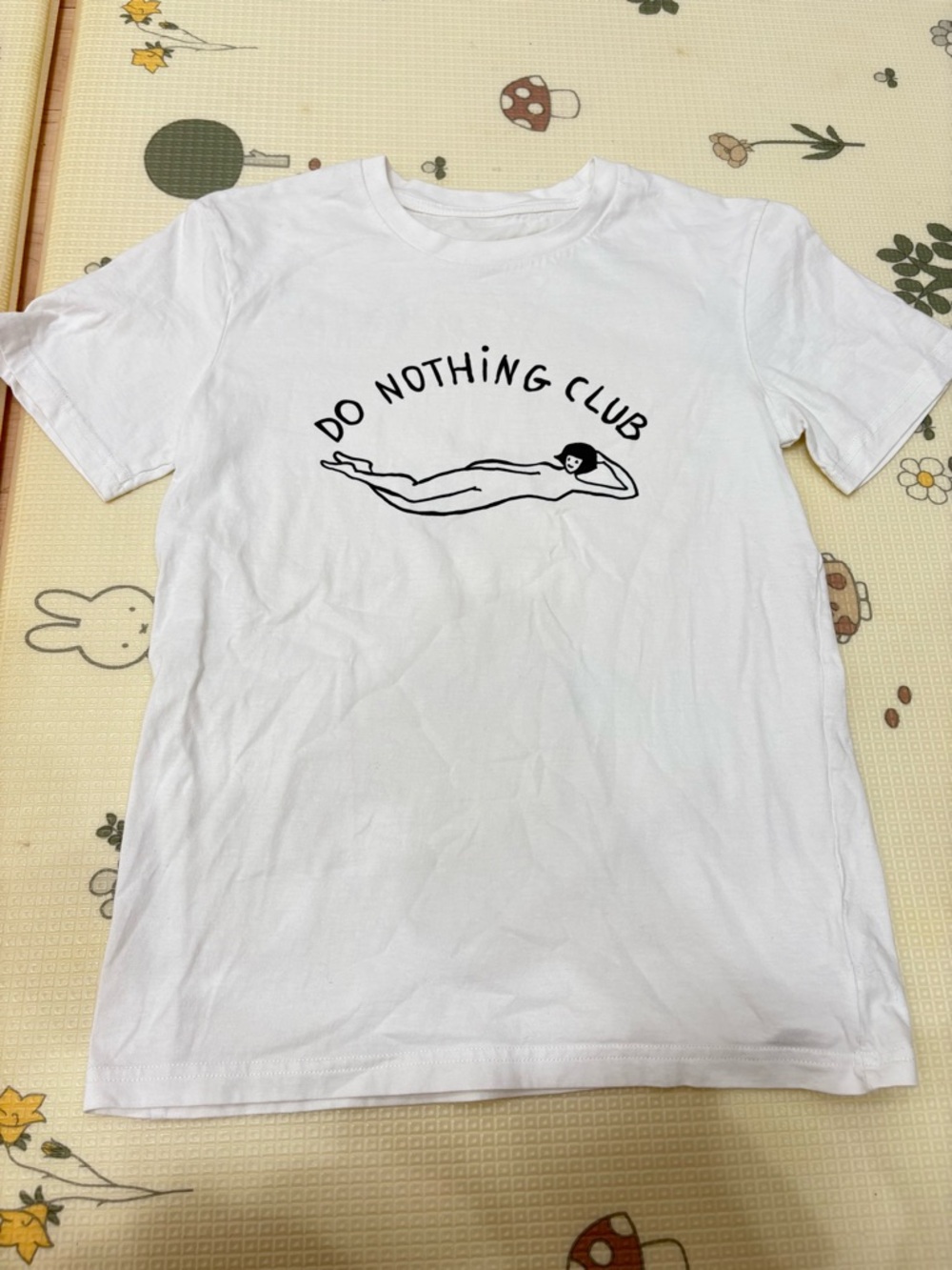Amsterdam Brand DO NOTHING GIRL white organic cotton unisex t-shirt